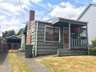 4321 Latona Ave, Seattle WA  98115-6423 exterior