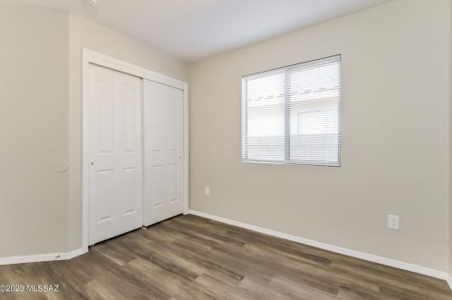 6895 Quailwood Way, Tucson AZ  85757-6920 exterior