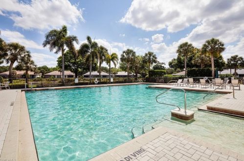 6359 Old Mahogany Ct, Naples FL exterior