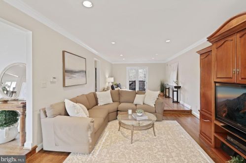 1539 Blue Meadow Rd, Rockville MD 20854-2622 exterior