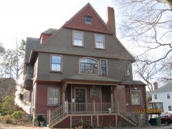 1073 Centre St, Newton, MA 02459-1536