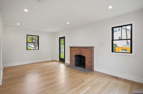 586 Palisade Ave, Teaneck NJ 07666-3145 exterior