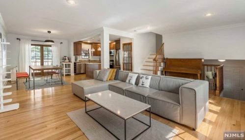 55 Stewart St, Demarest NJ  07627-1407 exterior