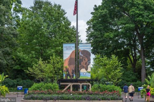 1736 Columbia Rd, Washington DC  20009-2833 exterior