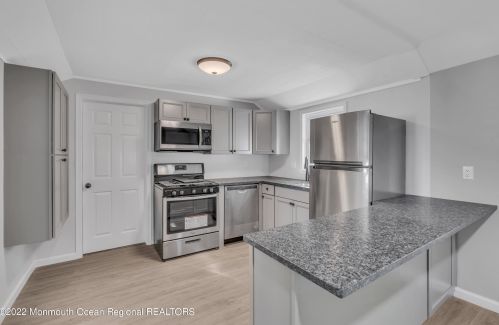 246 Seabreeze Ave, Middletown NJ  07748-5767 exterior