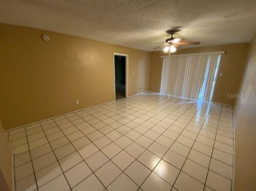 7535 Pitch Pine Cir, Tampa FL 33617-8527 exterior