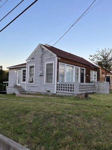 1023 Elmdale Pl, Dallas, TX 75224-1303