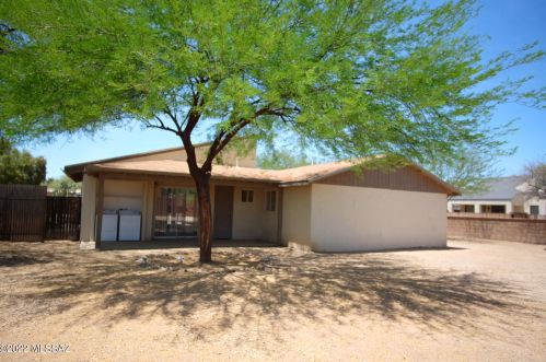1441 Blacklidge Dr, Tucson, AZ 85719-2657