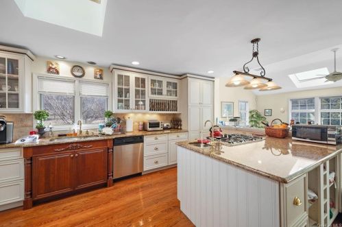 429 Clove Rd, Monroe NY 10950-4625 exterior