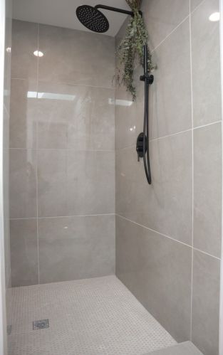 2621 Troy St, Chicago IL 60655-2320 exterior