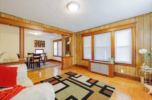 32 Monrovia St, Springfield MA 01104-3113 exterior