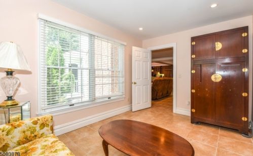 1 Briarcliffe Dr, Scotch Plains NJ 07076-2314 exterior