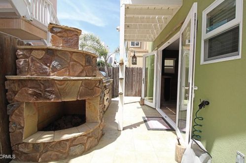 3715 Sunset Ln, Oxnard CA 93035-4133 exterior