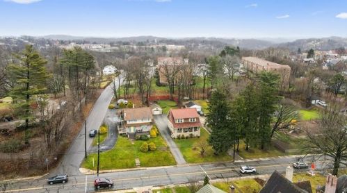 556 Perry Hwy, Pittsburgh PA 15229-2723 exterior