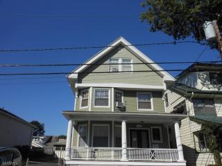 906 Degraw Ave, Newark NJ  07104-1709 exterior