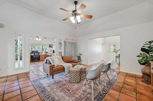 1501 Breezeknoll Cir, Austin TX exterior