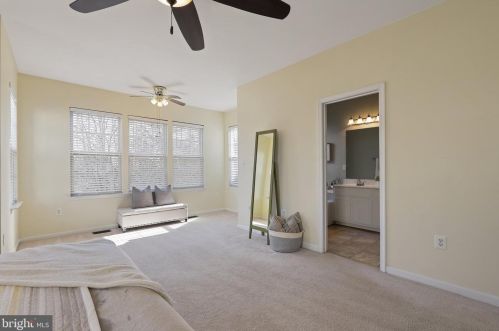 6747 Applemint Ln, Alexandria VA 22310-2649 exterior