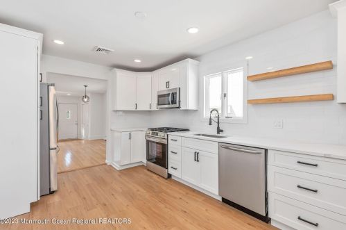 82 Victor Ave, West Long Branch NJ 07764-1511 exterior