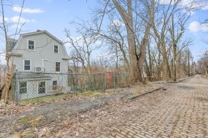 134 Climax St, Pittsburgh PA 15210-1126 exterior