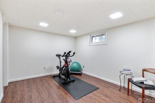 29 Clive Hills Rd, Edison NJ 08820-3657 exterior