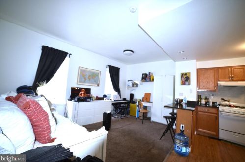 1410 6 St, Philadelphia PA 19147-5841 exterior