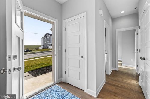 403 Pumping Station Rd, Hanover PA  17331-9301 exterior