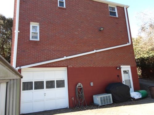 3943 Dowling Ave, Pittsburgh, PA 15221-3933