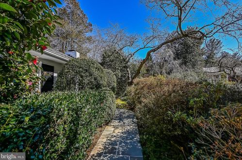 963 Saigon Rd, Mc Lean VA  22102-2118 exterior