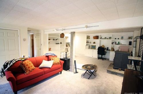 30 Hemlock Ter Ext, Deep River CT 06417-1606 exterior