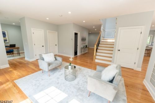 473 Plainfield Ave, Berkeley Heights NJ  07922-1925 exterior