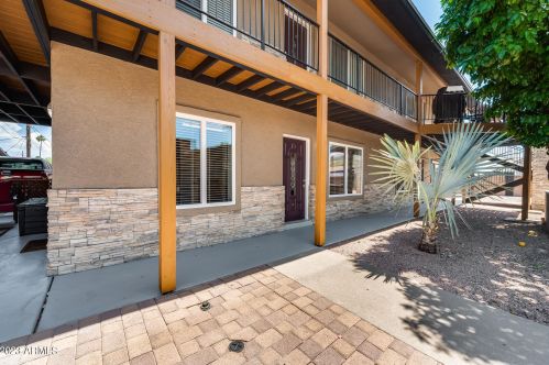 3233 37th St, Phoenix AZ 85018-6348 exterior