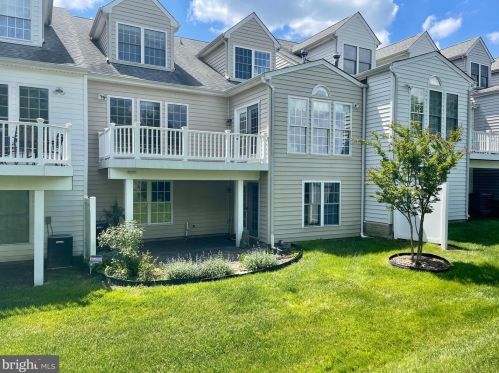 8258 Academy Rd, Ellicott, MD 21043-5519