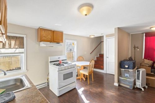 76 Newark St, Providence RI 02908-5316 exterior