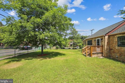 3432 Memorial St, Alexandria VA 22306-1548 exterior