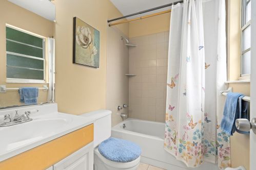 1349 Gastador Ave, Fort Pierce FL 34953-1724 exterior