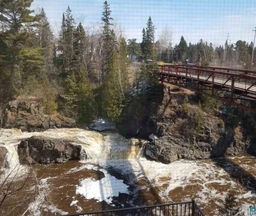 6030 Superior St, Duluth MN 55804-2537 exterior