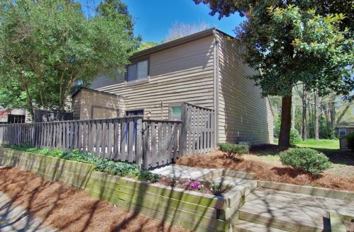 402 Cedar Chase Cir, Atlanta GA 30324-4294 exterior