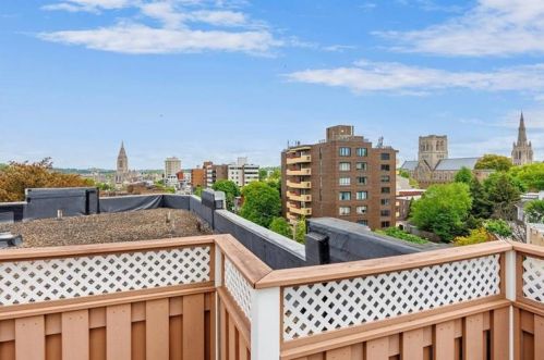 372 Highland Ave, Pittsburgh PA  15206-4273 exterior