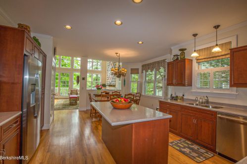 47 Fairwynds Dr, Lenox MA 01240-2729 exterior