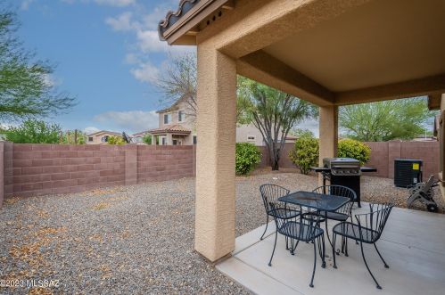 7675 Majestic Palm Ln, Tucson AZ 85756-6112 exterior