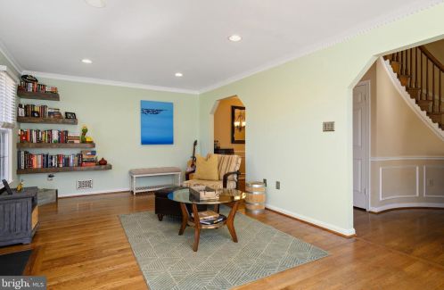 7312 Mallory Cir, Alexandria VA 22315-4704 exterior