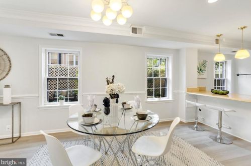 1697 32nd St, Washington, DC 20007-2966