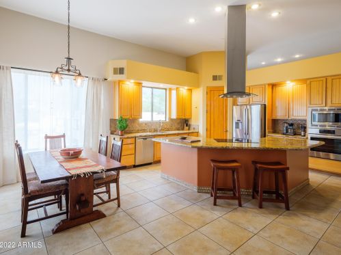 26506 11th Ave, Phoenix AZ  85085-1894 exterior