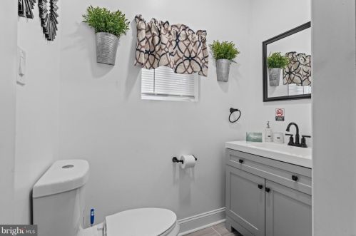 322 42 St, Philadelphia PA 19104-4062 exterior