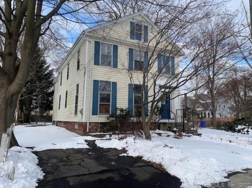 73 College St, Enfield, CT 06082-3331