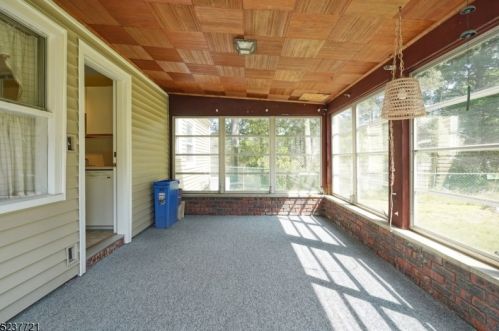 72 Fellswood Dr, Livingston NJ 07039-2238 exterior