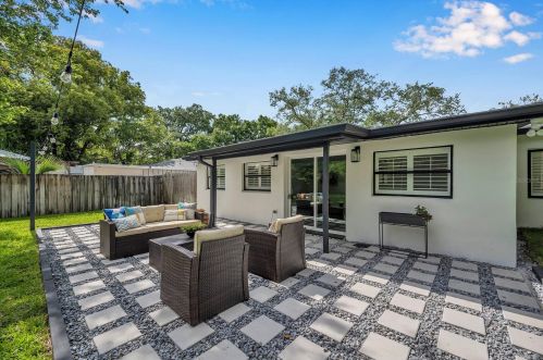 3912 Bay View Ave, Tampa FL  33611-1234 exterior