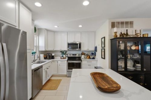 8732 Glencrest Ln, Dallas TX  75209-1607 exterior