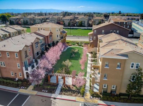 1919 Mccandless Dr, Milpitas CA 95035-8048 exterior