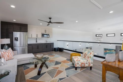 745 Hunakai St, Honolulu HI  96816-4942 exterior